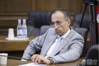 Խորհրդարանական ընդդիմությունը ինքնաոչնչացման մաստերկլաս է անում. Թորոսյան