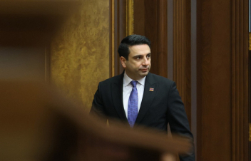 Թող ռադները քաշեն, վեր ընկնեն իրենց գործով զբաղվեն, մեր երկրի ներքին գործերին չխառնվեն. Ալեն Սիմոնյան