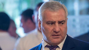 Ահազանգ․ Տաշիրի համայնքապետը պարտադրում է աշխատակիցներին մասնակցել օլիգարխ Տաշիր Սամոյի աջակցության երթին․ համայնքապետարանը դատարկ է