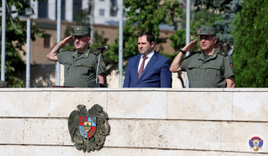 Պապիկյանը ՀՀ ՊՆ Վազգեն Սարգսյանի անվան ռազմական ակադեմիայում մասնակցել է զինծառայողների երդման հանդիսավոր արարողությանը