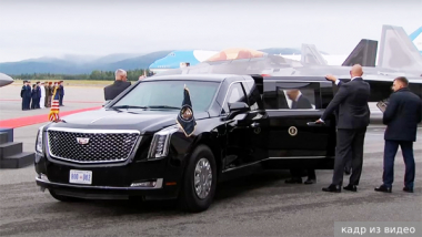 Պուտինի և Թրամփի գագաթնաժողովը մեկնարկել է ԱՄՆ նախագահի լիմուզինում առանձնազրույցով. լուսանկարներ