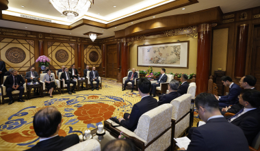 Չինաստանը մեծապես կարևորում է Հայաստանի հետ ռազմավարական գործընկերության հաստատումը. Հան Ճենը՝ Նիկոլ Փաշինյանին