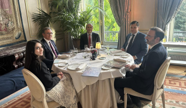 Արմեն Գրիգորյանը Փարիզ այցի շրջանակներում աշխատանքային ընթրիք է ունեցել Բրիս Ռոքֆոյի հետ