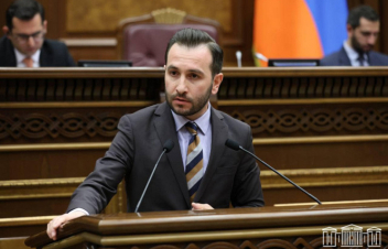 Եթե Ղարաբաղի հարցը ռեալ լուծվել էր, բանակցություններն ինչո՞ւ էր պետք շարունակել. Կոնջորյանը՝ ընդդիմությանը