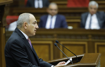 Իմացել ես, որ բանակի փոխարեն բաքից շլանգով բենզին, սալյարկա քաշելու համակարգ ունես 2018-ի դրությամբ. Փաշինյան