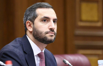 Պատրաստ եմ Թաթոյանի և Սերժ Սարգսյանի հետ բանավիճել, մի կողմից՝ իրենք, մյուս կողմից` ես մենակ. Ռուբինյան