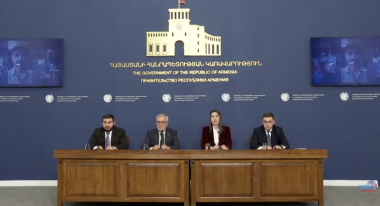 Արփինե Սարգսյանը, Վահագն Ալեքսանյանը և Անդրանիկ Քոչարյանը պատասխանում են քաղաքացիների հարցերին