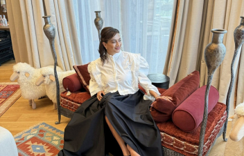 Հիշե՛ք՝ աշխարհի ճակատագիրը կանխորոշող ամուսինների զգեստապահարանը պարունակում է մեկ տաբատ, վերնաշապիկ և պիջակ