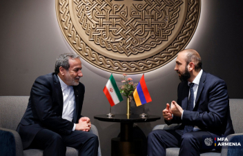 Հայաստանը պատրաստ է Իրանին տրամադրել ցանկացած անհրաժեշտ մարդասիրական օգնություն. Միրզոյանը՝ Արաղչիին