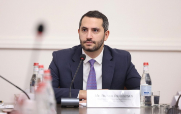 Ընդդիմությունը ընտրություններին մասնակցելու է վարչապետի թաքնված ու պախկված թեկնածուով․ Ռուբինյան