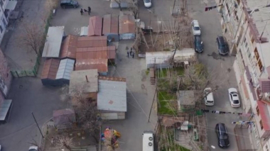 Ընթացքի մեջ են հին ավտոտնակների ապամոնտաժման և բակի բարեկարգման աշխատանքները. Փամբուխչյան