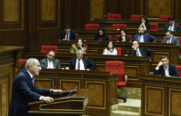 Կիրանցի դպրոցականներն Ադրբեջանից 50 մ հեռու դասի են գնում, 30 մ հեռու՝ ֆուտբոլ խաղում. խաղաղությունը սա է