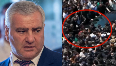 Ինչպես են Սամվել Կարապետյանի աջակիցները շշեր ու առարկաներ նետում ոստիկանների ուղղությամբ