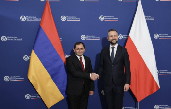 Մեկնարկել է Սուրեն Պապիկյանի և Լեհաստանի ազգային պաշտպանության նախարարի առանձնազրույցը