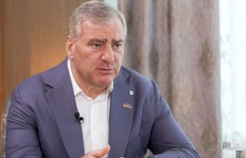 Ամենադարդն էն ա, որ 1,5 միլիոնն օգնեց Փաշինյանին, այսինքն՝ մեզ խաբեցին էդ միլիոնուկեսով. Կարապետյան
