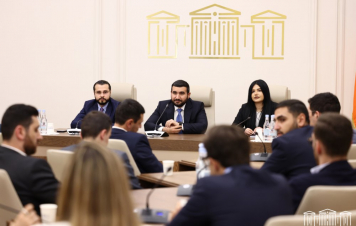 ԱԺ փոխնախագահ Վահագն Ալեքսանյանը հանդիպել է «Սփյուռքի երիտասարդ դեսպան» ծրագրի մասնակիցների հետ