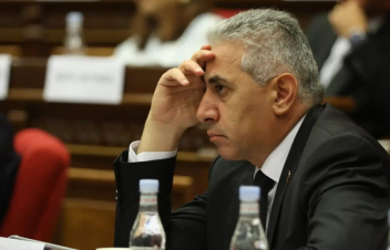 Դատարանը արգելանք է դրել Էդգար Ղազարյանի բանկային հաշիվների վրա