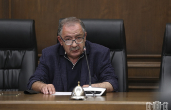 Դատախազությունը պահանջում է հօգուտ պետության Աղվան Վարդանյանից բռնագանձել անշարժ գույքեր, շուրջ 235 մլն դրամ