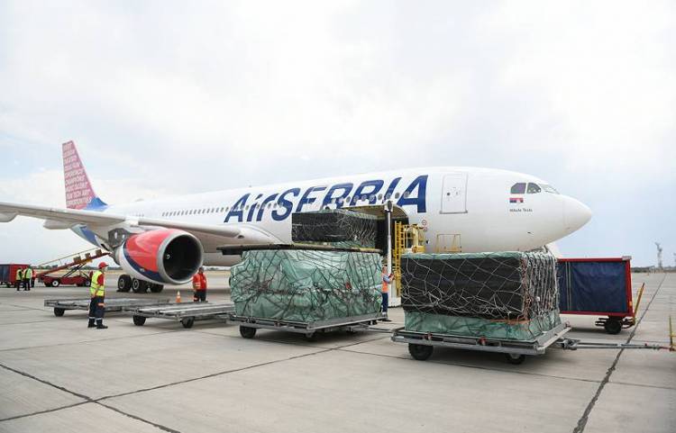 Սերբիայից հատուկ չվերթով Երևան է ժամանել բժշկական պարագաներով ու սարքավորումներով բեռնված առաջին օդանավը