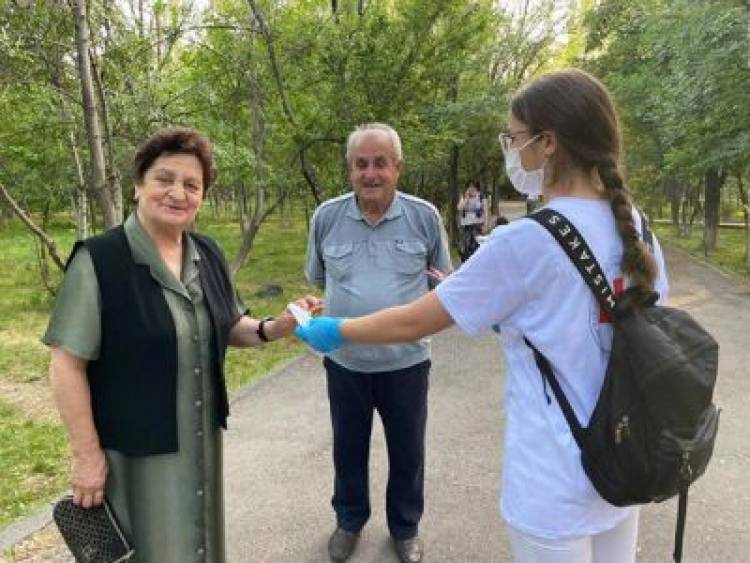 Կարմիր խաչի շուրջ 1500 կամավորներ բնակիչներին տրամադրում են դիմակ. Փաշինյան