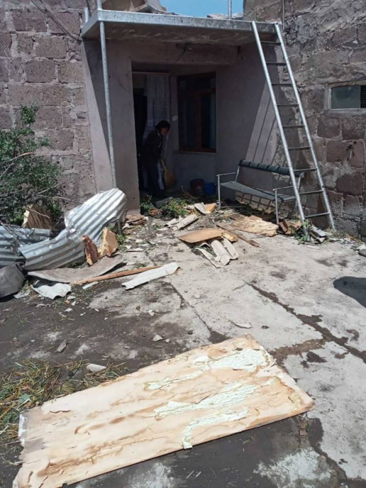 Պտտահողմը մեծ  վնասներ է հասցրել Շիրակի մարզի Գեղանիստ համայնքին. Ֆոտոշարք