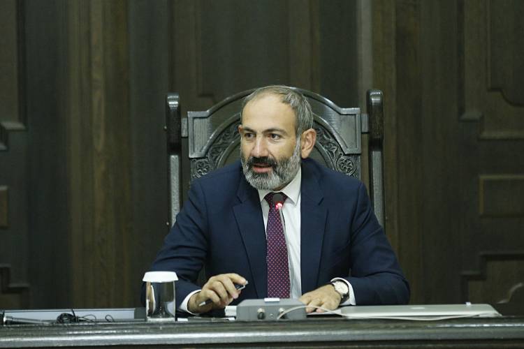 Փողոցում բարևելիս իրար համբուրելը ե՞րբ է եղել մեր ազգային ինքնության մաս. Փաշինյան