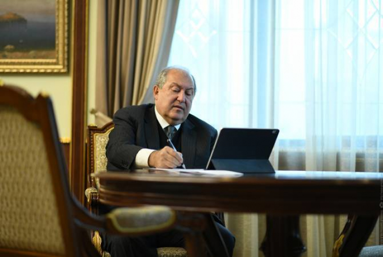 ՀՀ նախագահն ստորագրել է գույքահարկին առնչվող օրենքը՝ ժամանակավրեպ համարելով դրա ընդունումը