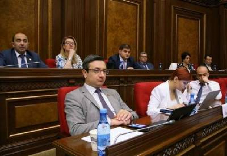 «Լուսավոր Հայաստանը» ունի պլան Բ. Հույս ունեն, որ Փաշինյանը իրենց օգտին որոշում կկայացնի. «Հրապարակ»