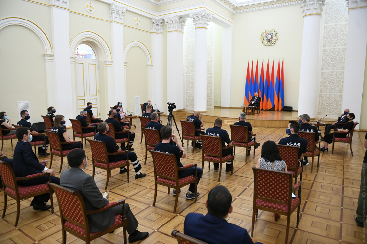 Ուզում եմ ձեզ հետ տանեք այն սերն ու գնահատանքը, որ կտեսնեք Հայաստանում. նախագահը հյուրընկալել է գերմանացի բժիշկներին
