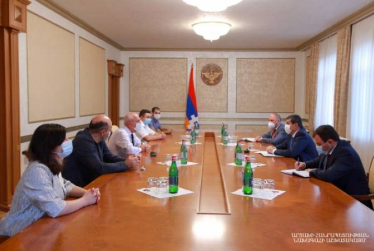 ԱՀ նախագահը ՏՏ ոլորտի ներկայացուցիչների հետ քննարկել է ֆիզիկա- մաթեմատիկական դպրոցի հիմնադրման հարց