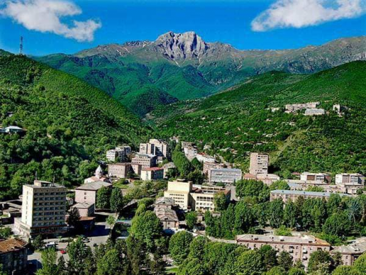 Այսօր Հայաստանի ամենագեղատեսիլ եւ գրավիչ քաղաքներից մեկի՝ Կապանի օրն է. Նիկոլ Փաշինյան