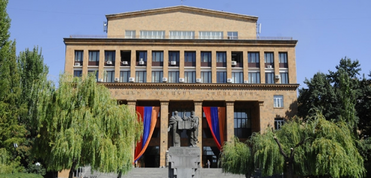 1-ին կուրսեցիների դասերը կմեկնարկեն սեպտեմբերի 1-ին. 1 մասնաշենքում ուսանողների թիվը չպետք է գերազանցի 150-ը. ԵՊՀ