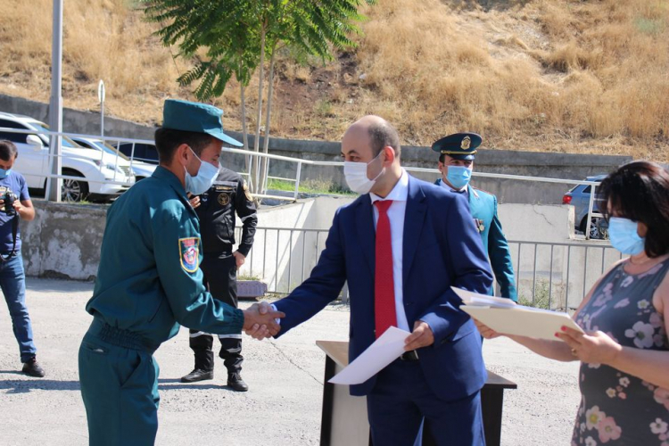 Մի շարք փրկարար ծառայողներ խրախուսական պատվոգրեր ստացան