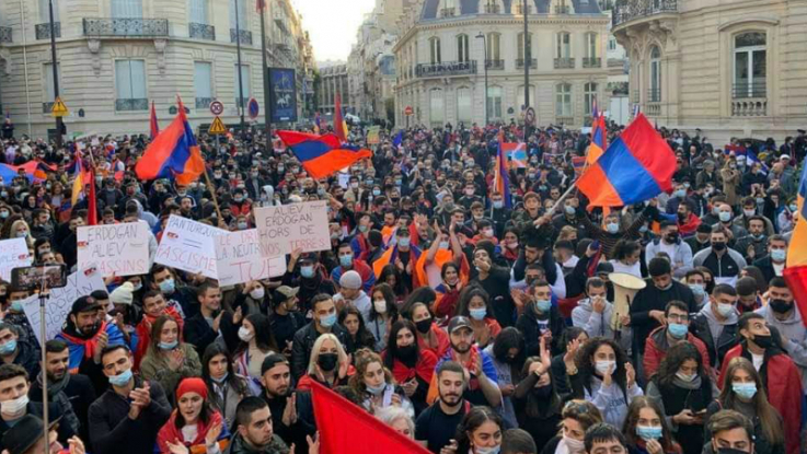 20 հազար հայերը բողոքի ակցիա են անցկացրել Ֆրանսիայում Ադրբեջանի դեսպանատան մոտ
