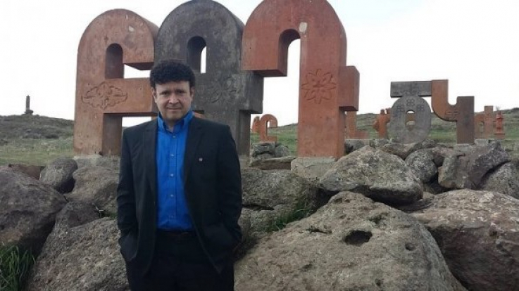 «Ճանաչեք Արցախը». Դանիել Դեքերը շուտով կներկայացնի Արցախի հերոսներին նվիրված երգը