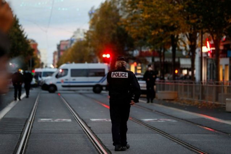 Փարիզի արևելյան հատվածում դանակով զինված տղամարդ է ձերբակալվել