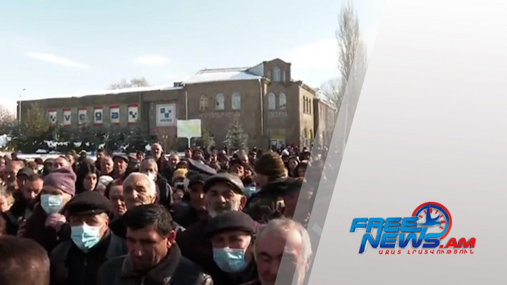 Փաշինյանը ստեղծված իրավիճակի մասին խոսում է սիսիանցիների հետ