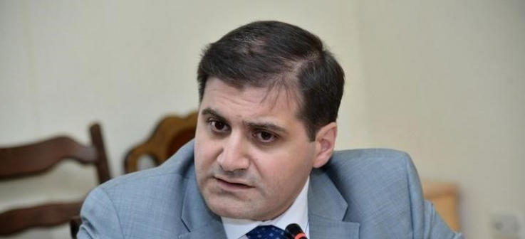 Այսօր մեքենայում գտնվելու ողջ ժամանակահատվածում ոչ մի նման միջադեպ չի արձանագրվել. Արման Բաբաջանյանը՝ փողոցն անցնող կնոջը հարվածելու մասին