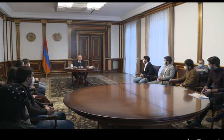 Նախագահը հանդիպել է պատերազմի ընթացքում կամավորական գործունեություն նախաձեռնած կազմակերպություններին