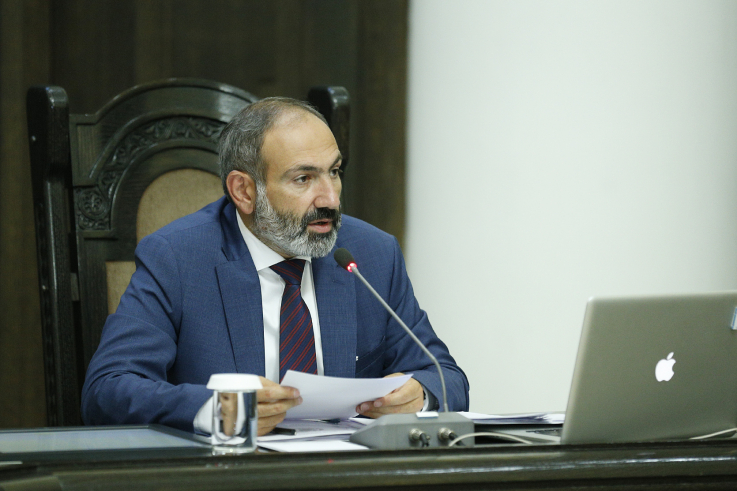 Աշխատանք՝ վարչապետի աշխատակազմում