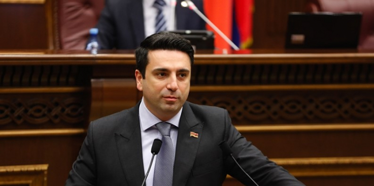 Դուք եք այն ուժի կենտրոնը, որը պտտում է մոլորակը. Ալեն Սիմոնյան