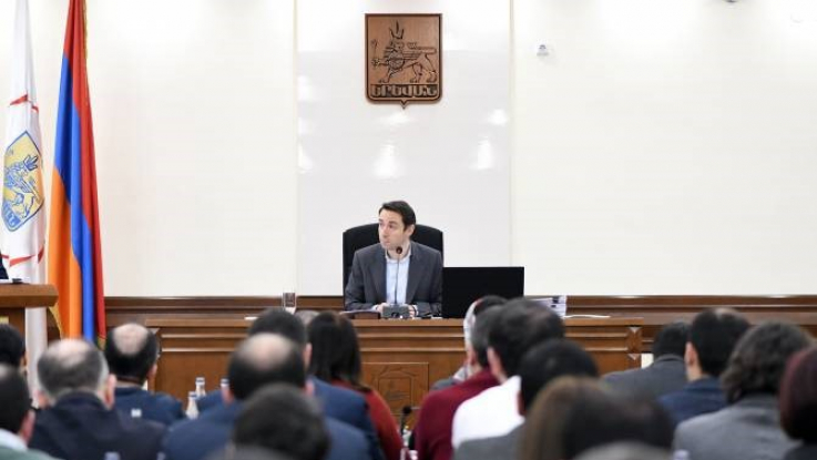 Արփենիկ Մարությանի ավագանու անդամի մանդատը տրվել է Արման Բաբաջանյանին