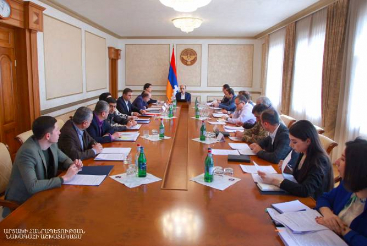 Քննարկումներ Արցախի նախագահականում