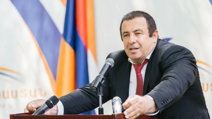 Բաց պահել ԲՀԿ գրասենյակները, լինել ժողովրդի կողքին. Ծառուկյանը հանդիպել է համակիրների հետ