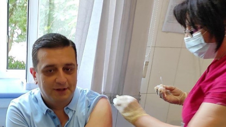 Սիրելի քաղաքացիներ, խնդրում եմ ու հորդորում եմ պատվաստումների թեման մի դարձրեք շահարկման թեմա, դա վտանգավոր է. Արմեն Մուրադյան