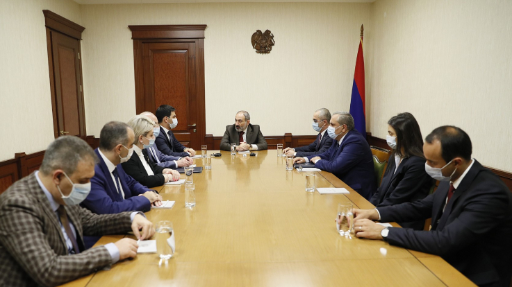 ՊԵԿ-ը պետք է լինի հարկ վճարողի բարեկամը և հարկ թաքցնողի թշնամին. վարչապետը ՊԵԿ աշխատակազմին է ներկայացրել Ռուստամ Բադասյանին