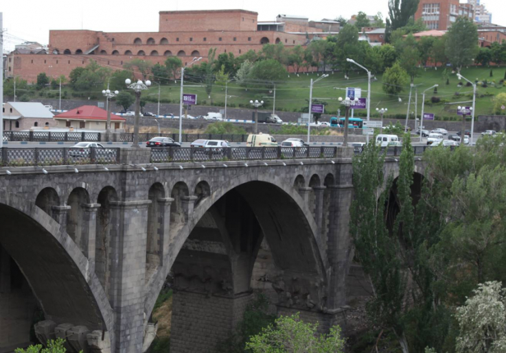 «Հաղթանակ» կամրջից ինքնասպանություն գործելու դեպքի հանգամանքները պարզվում են․ ՔԿ