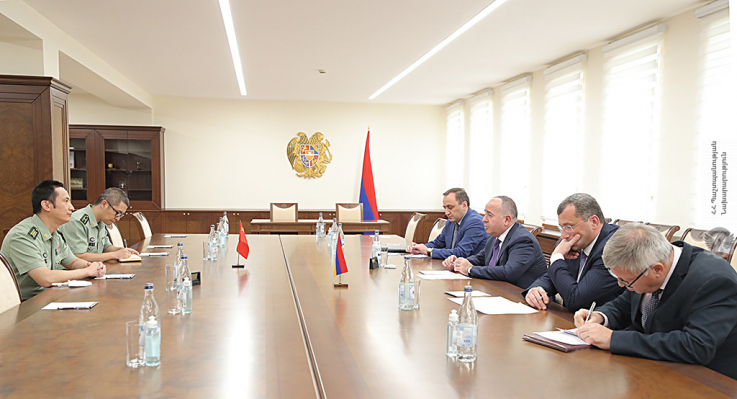 ՀՀ պաշտպանության նախարարը Չինաստանի ռազմական կցորդի հետ քննարկել է պաշտպանական ոլորտում համագործակցության հեռանկարները