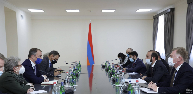Արարատ Միրզոյանը Տոյվո Կլաարի հետ քննարկել է տարածաշրջանային անվտանգության ու կայունության հարցերը (լուսանկարներ)