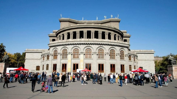 810 պատվաստում է իրականացվել Օպերայի բակում․ Ավանեսյան